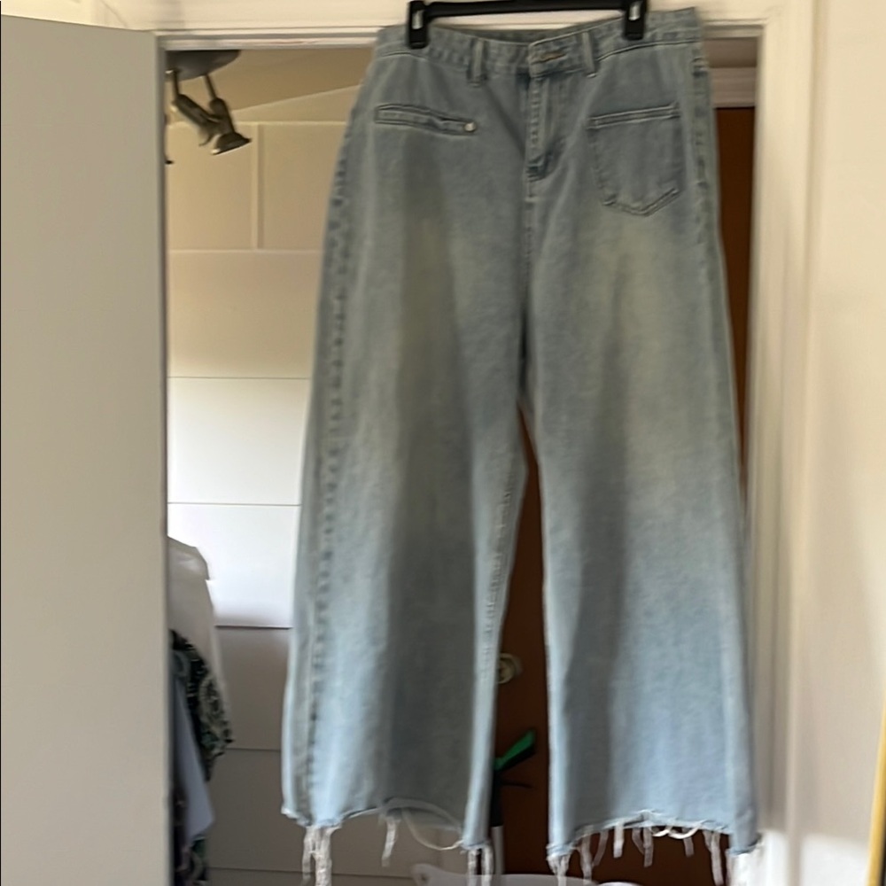 Super cool 90’s Women's Light Blue Wide-Leg flared Jeans